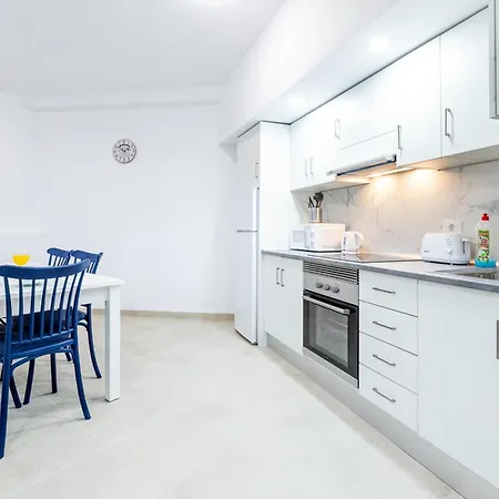 1H Mediterran Flores Apartment 阿德耶