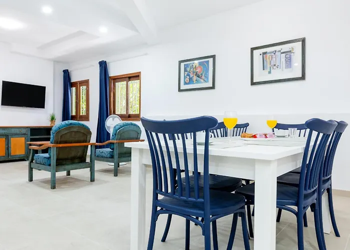 1h. Cozy Flores With Pool *