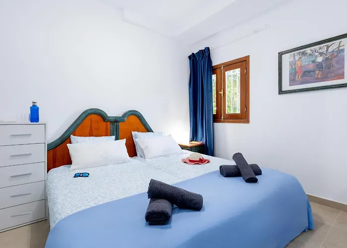 1h. Cozy Flores With Pool Lägenhet